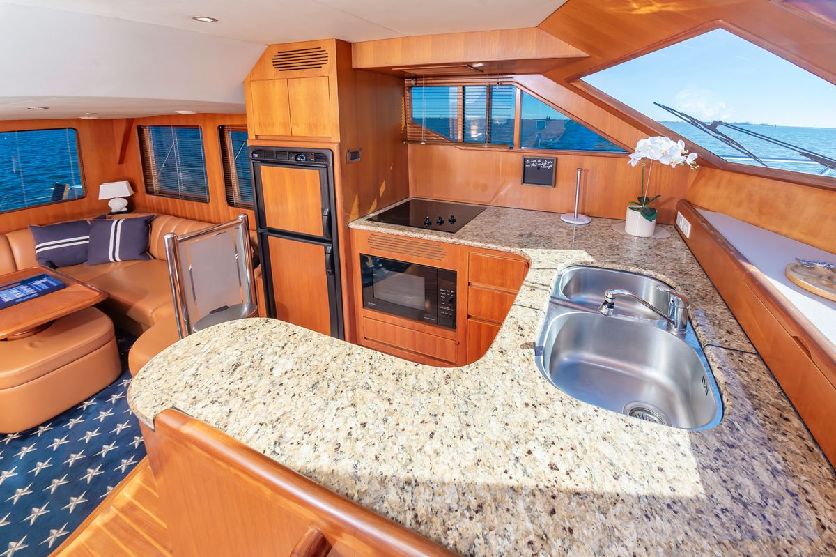 2005 Ocean Alexander 52 