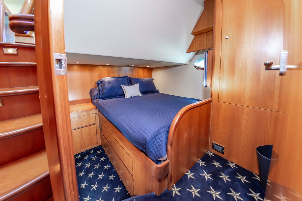 2005 Ocean Alexander 52 