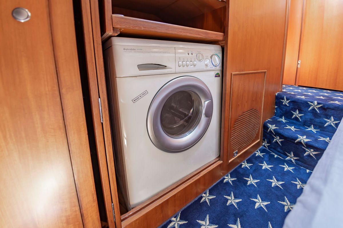 2005 Ocean Alexander 52 