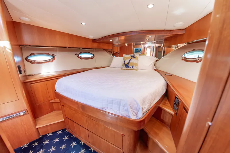 Apaiser Yacht Photos Pics 