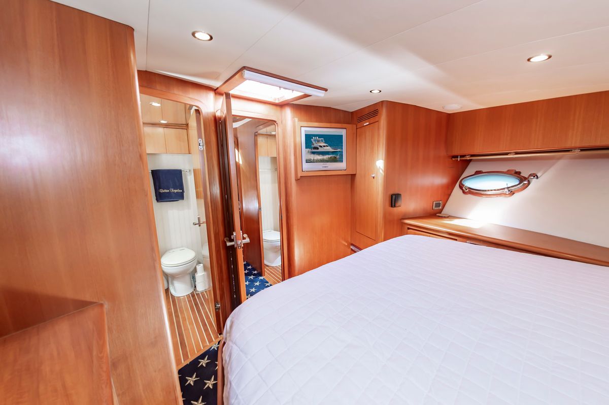 2005 Ocean Alexander 52 