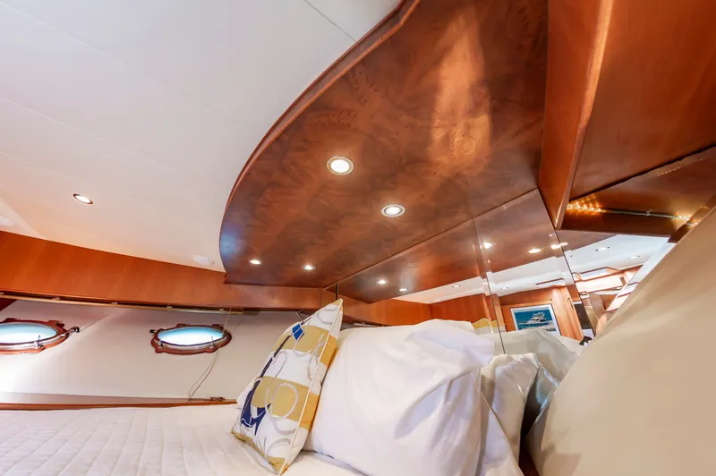 Apaiser Yacht Photos Pics 