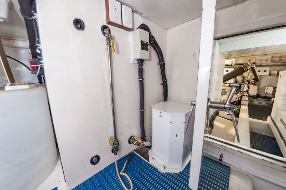 2005 Ocean Alexander 52 