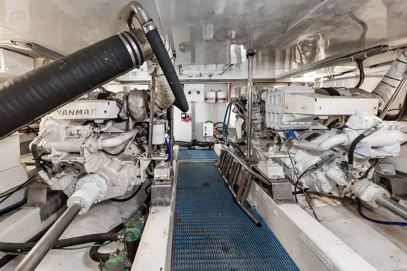 Apaiser Yacht Photos Pics 