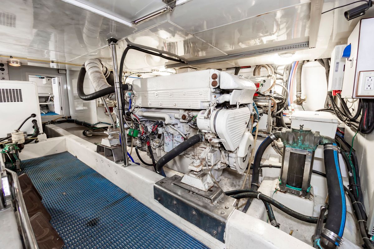 2005 Ocean Alexander 52 