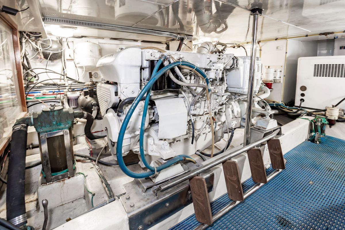 2005 Ocean Alexander 52 