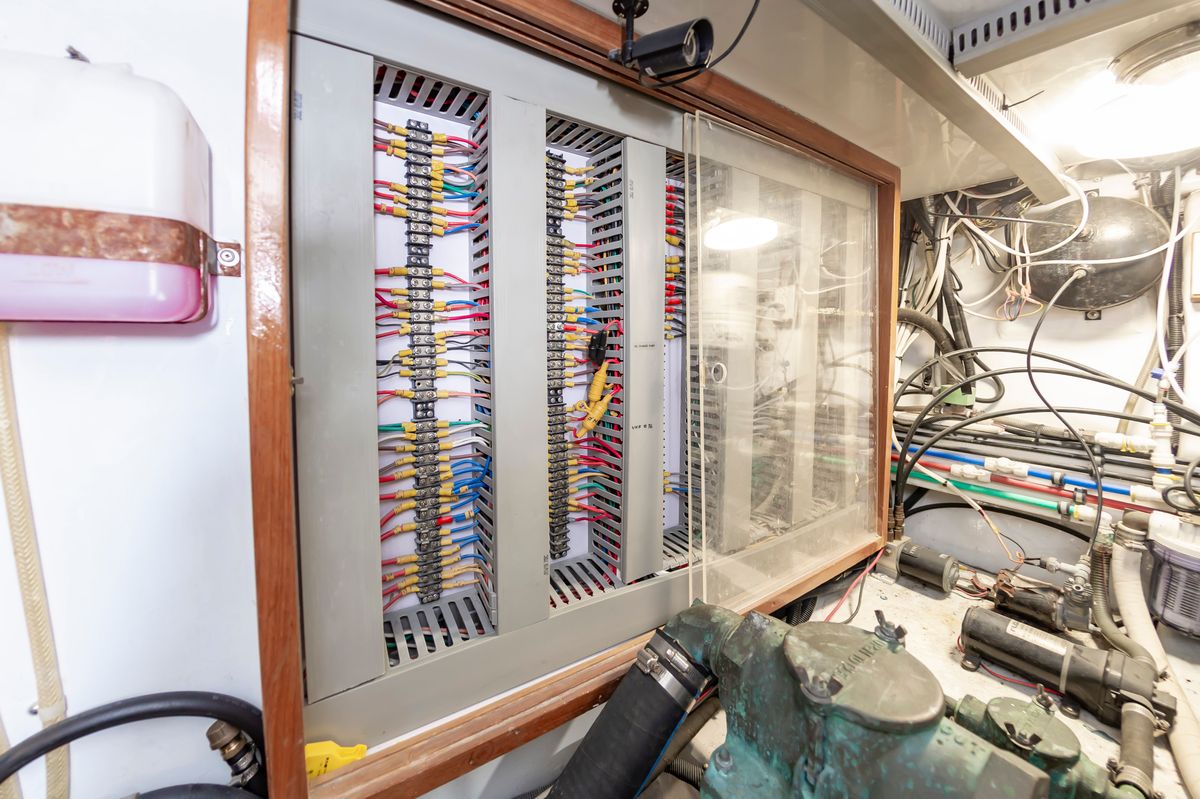 2005 Ocean Alexander 52 