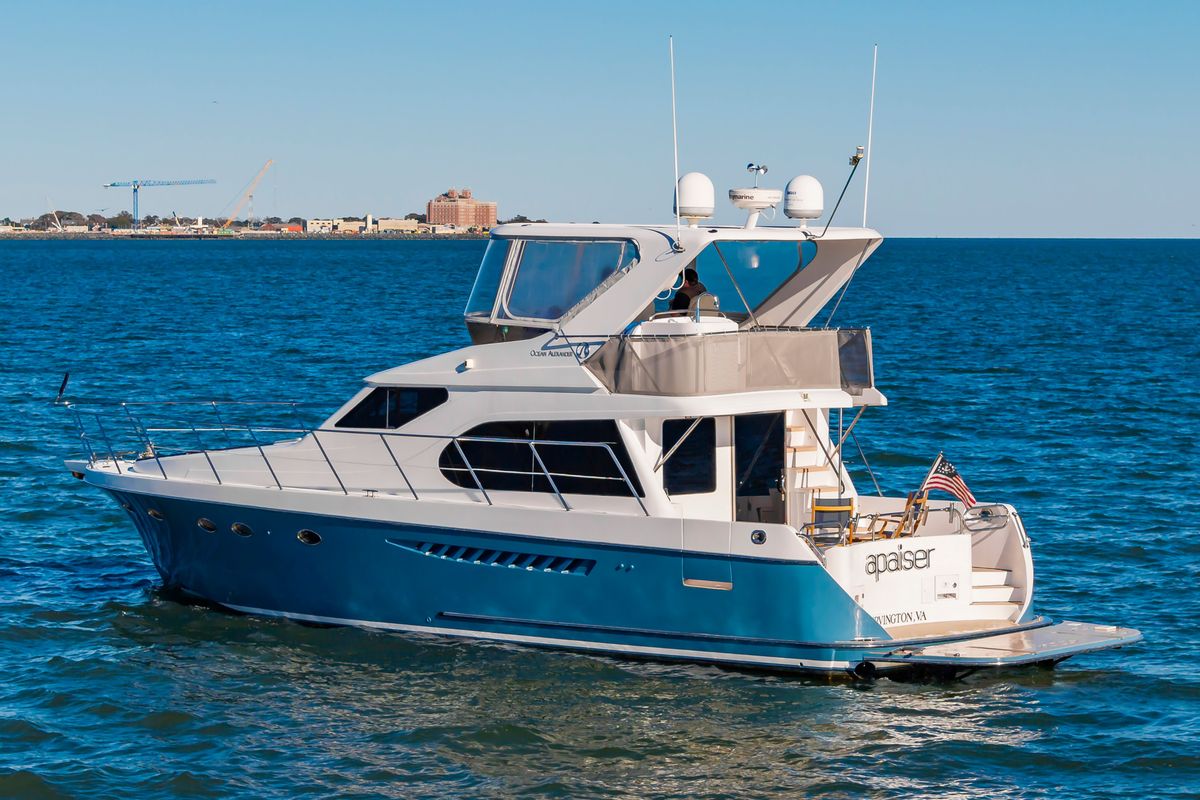 2005 Ocean Alexander 52 