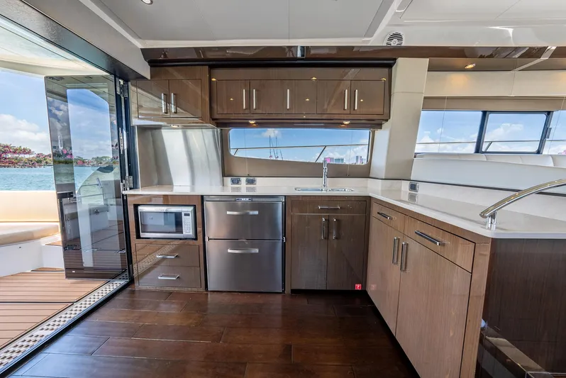 Roll Tide II Yacht Photos Pics 