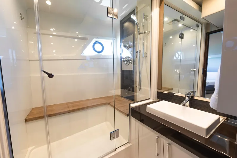 Roll Tide II Yacht Photos Pics 