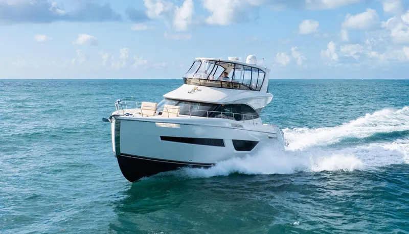 Roll Tide II Yacht Photos Pics 