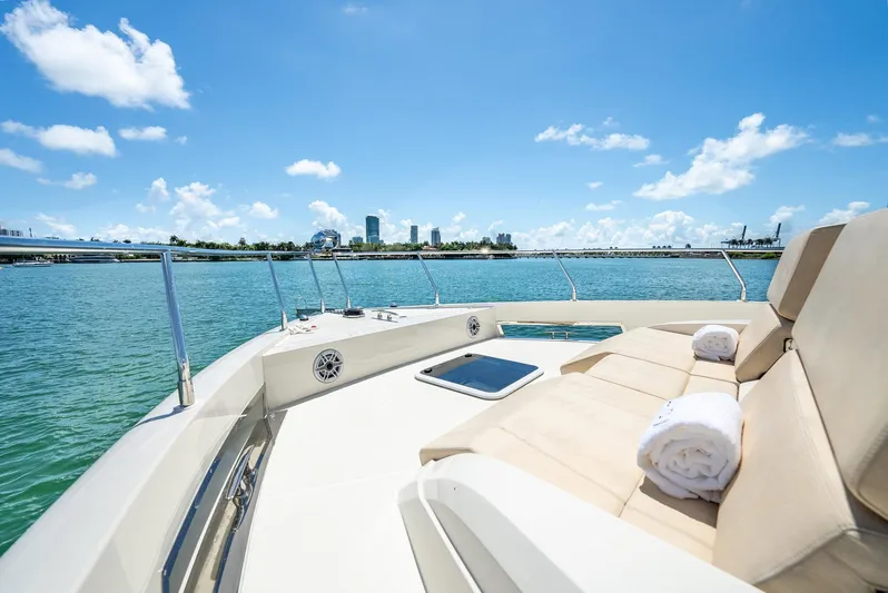 Roll Tide II Yacht Photos Pics 