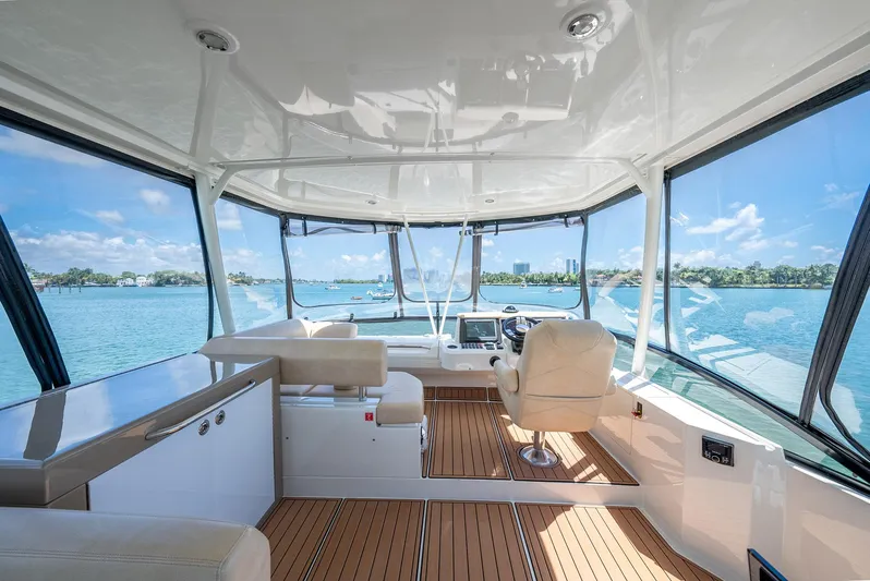 Roll Tide II Yacht Photos Pics 