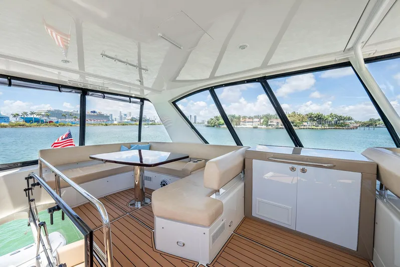 Roll Tide II Yacht Photos Pics 