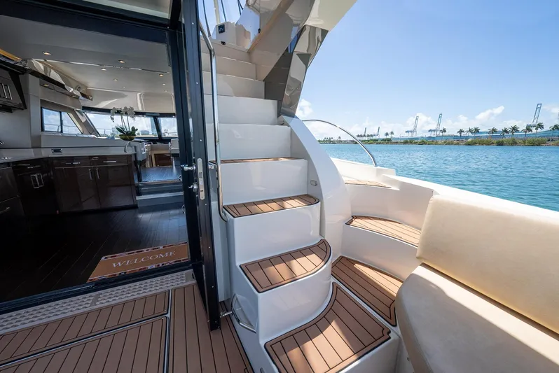 Roll Tide II Yacht Photos Pics 