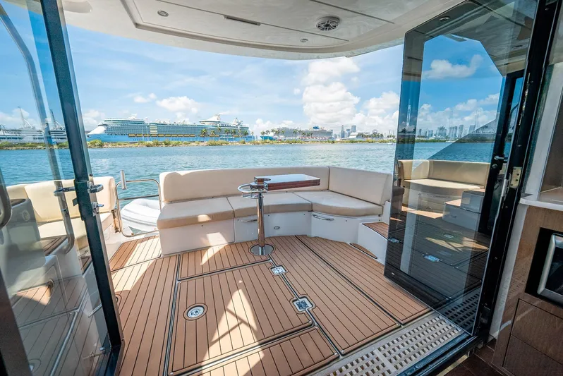 Roll Tide II Yacht Photos Pics 