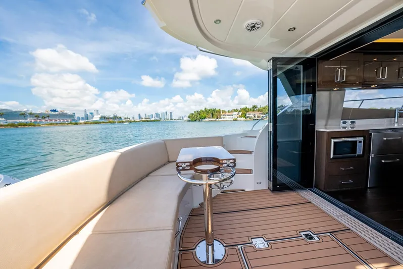 Roll Tide II Yacht Photos Pics 