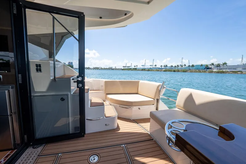 Roll Tide II Yacht Photos Pics 