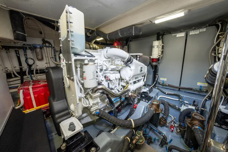 Roll Tide II Yacht Photos Pics 