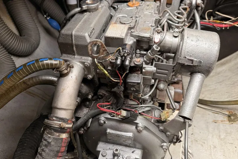 Zun Zun Yacht Photos Pics Engine of a 2014 Lagoon 39 catamaran, showcasing mechanical components and wiring.