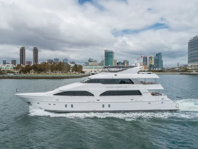 White Lotus Yacht Photos Pics 2011 President Sterling Tri-deck - Image 10