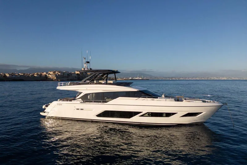 Siri Linn Yacht Photos Pics FERRETTI YACHTS 720 - 2022 - SIRI LINN