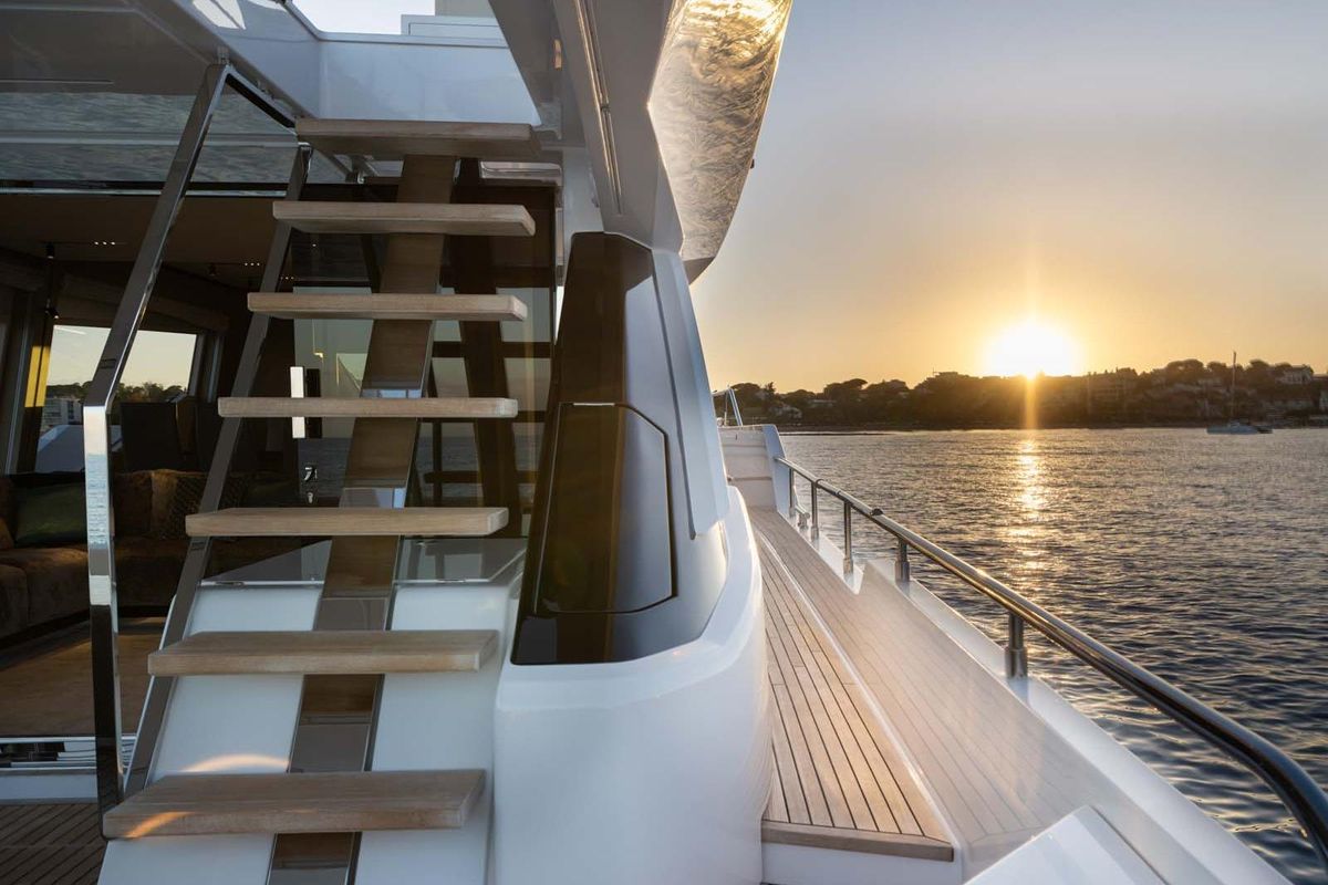 2022 Ferretti Yachts 68 