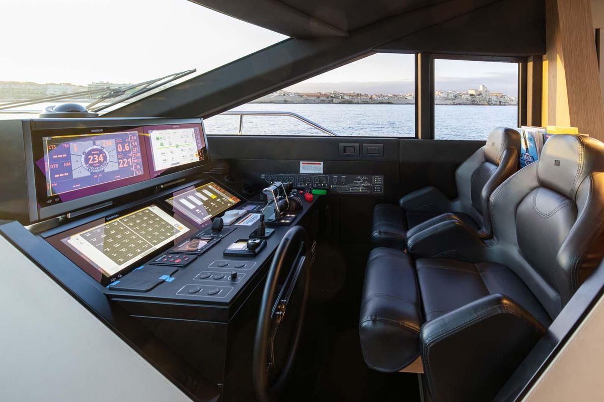 2022 Ferretti Yachts 68 