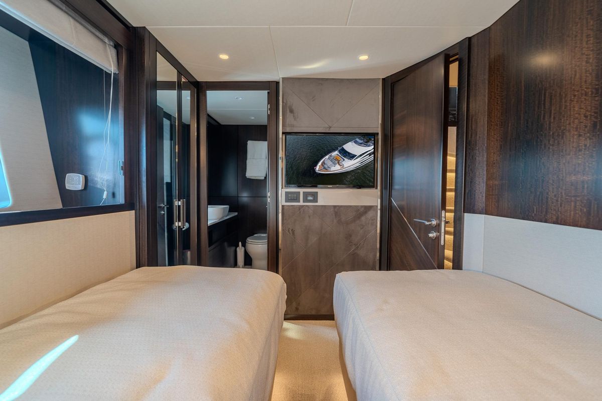 2023 Sunseeker 86 