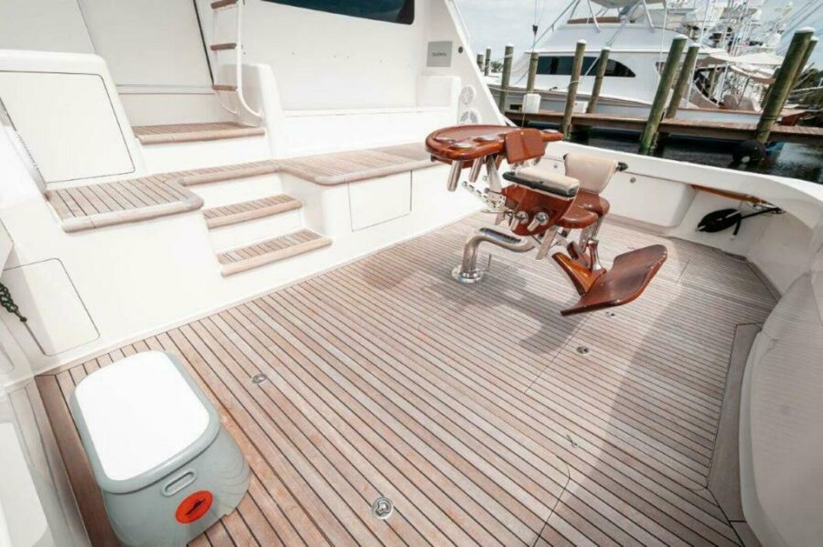 2012 Viking 76 