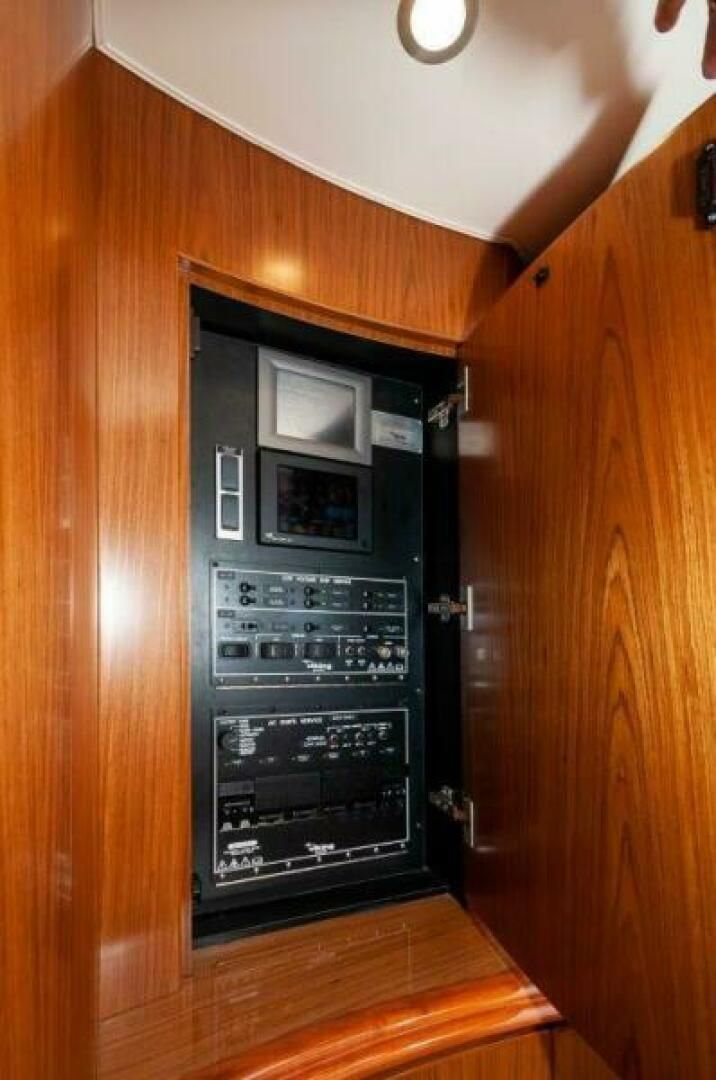 2012 Viking 76 