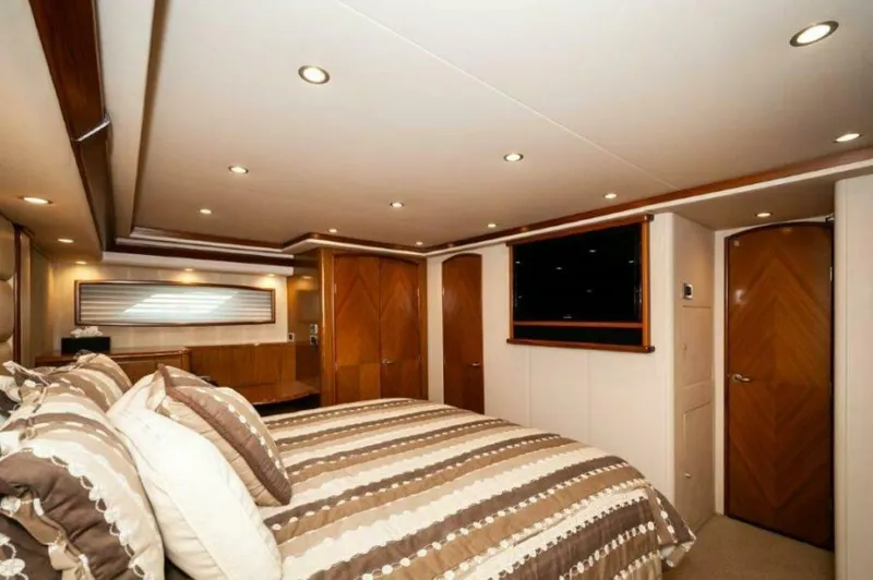 Reel Dangerous Yacht Photos Pics 2012 76 Viking Sky Bridge REEL DANGEROUS Master Stateroom (6)