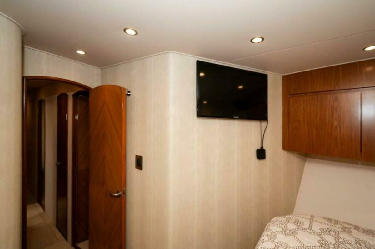 2012 Viking 76 