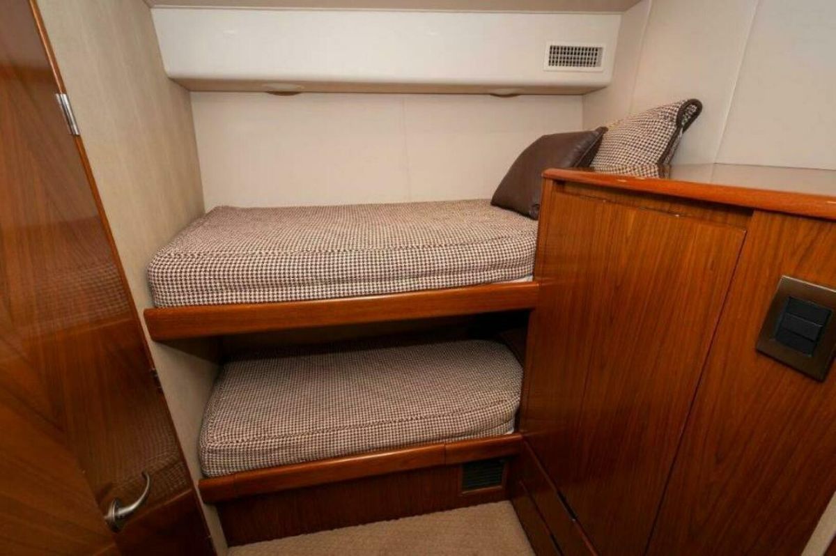 2012 Viking 76 
