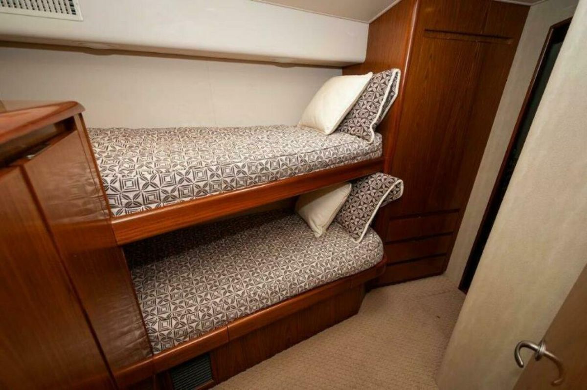2012 Viking 76 