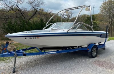 2001 Moomba Outback