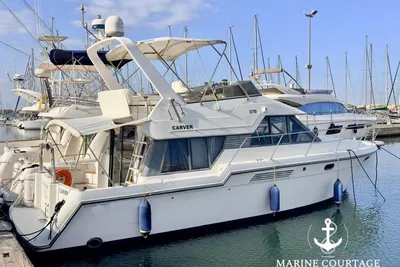 1995 Carver 370 Voyager
