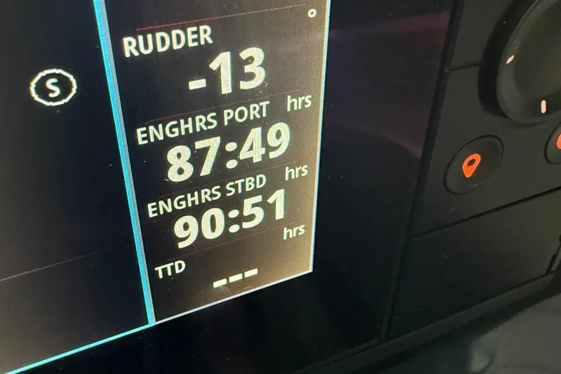  Yacht Photos Pics Dashboard display of a 2022 Formula 350 CBR showing rudder angle and engine hours.