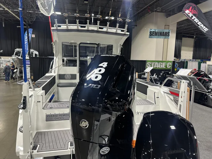  Yacht Photos Pics Single 400hp Mercury (600hp Available Option)