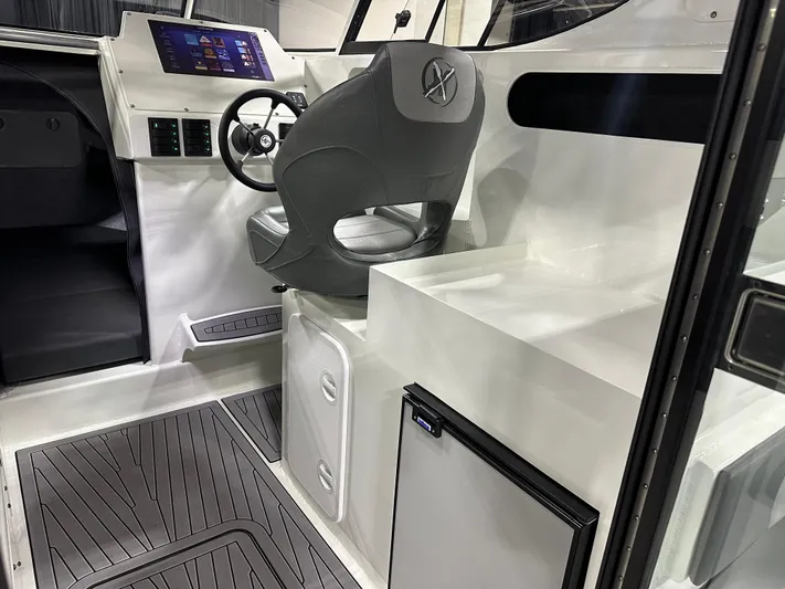  Yacht Photos Pics Bulkhead Seating Option