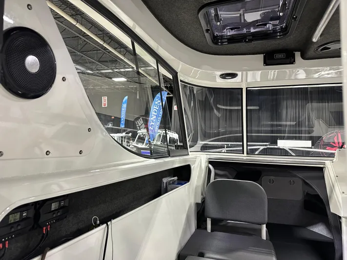  Yacht Photos Pics Speakers and Solar Panel controls