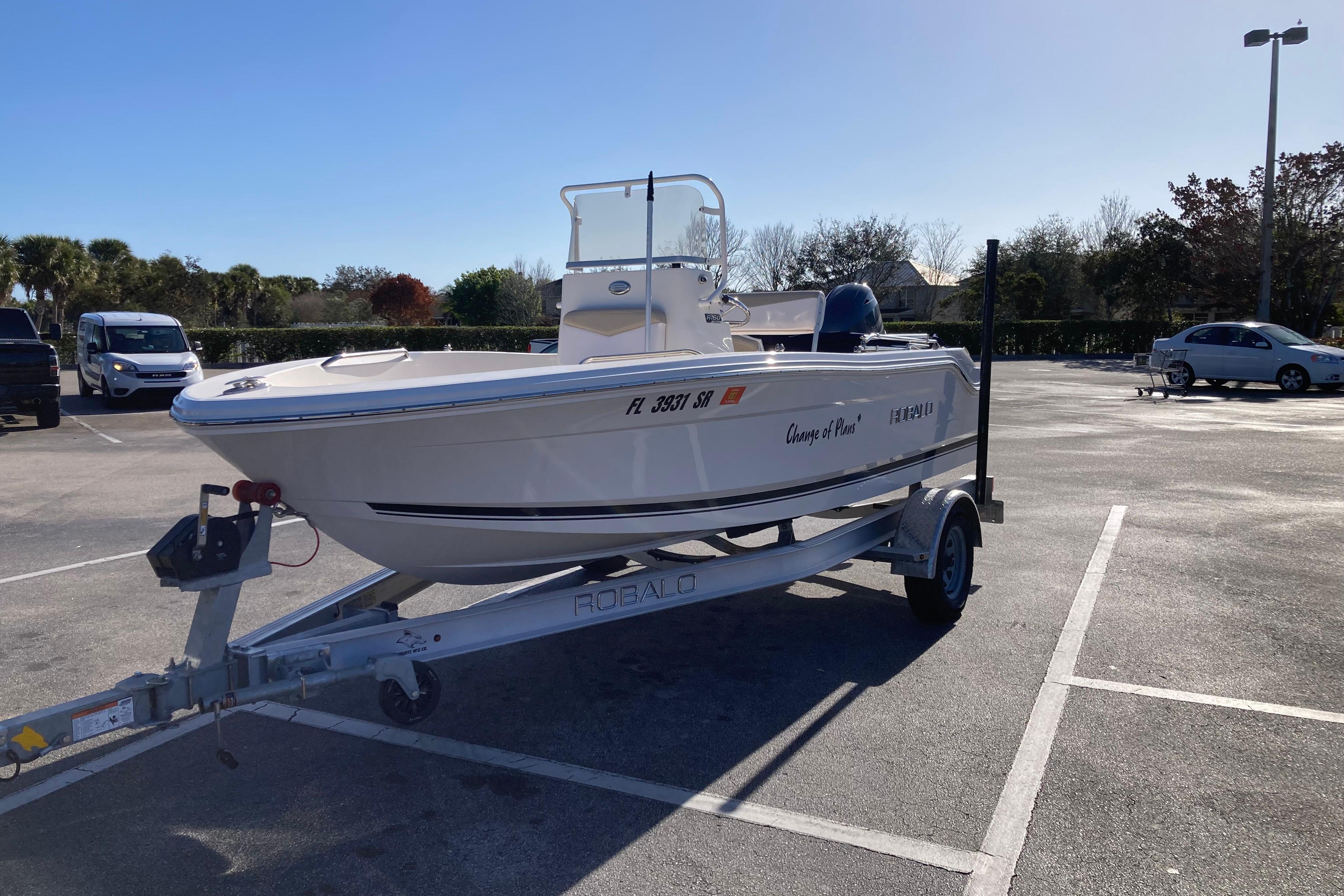 2020 Robalo R160 Center Console - Image 2