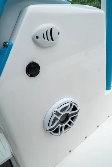  Yacht Photos Pics 2021 Everglades 243 Center Console boat speaker and vent detail.