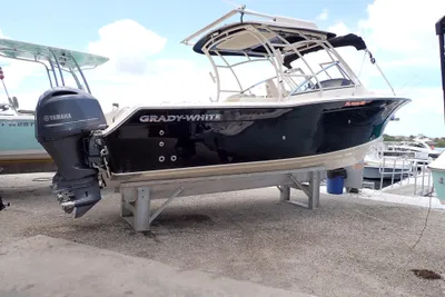 Grady-White Freedom 275