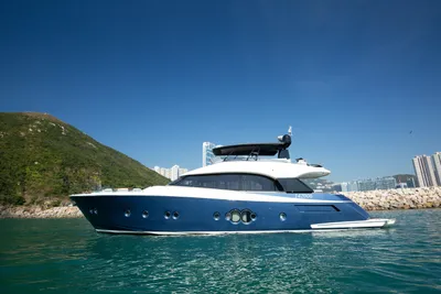 Monte Carlo Yachts 76