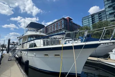Hatteras 53 Extended Deck