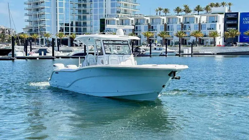 The Reel Commander Yacht Photos Pics 