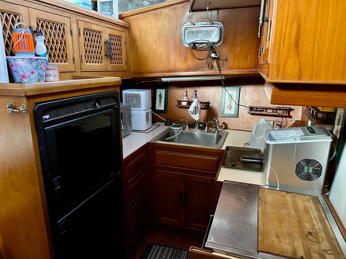 Tanglefoot Yacht Photos Pics 