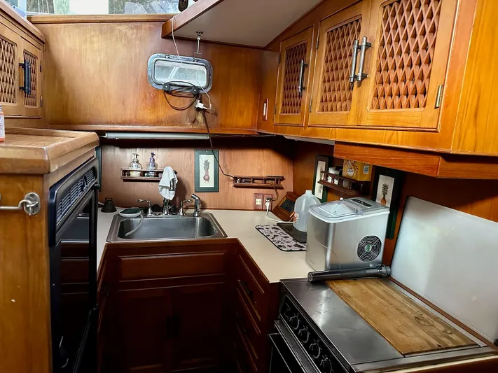 Tanglefoot Yacht Photos Pics 