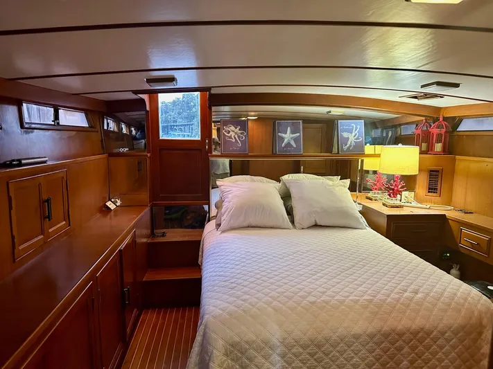 Tanglefoot Yacht Photos Pics 